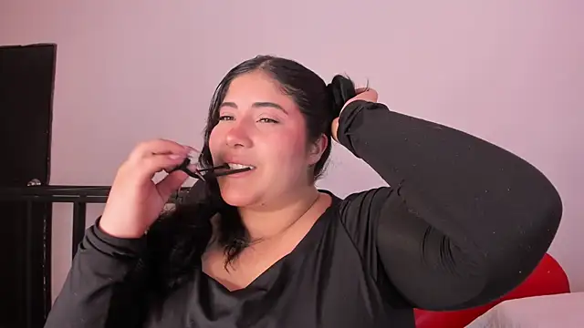 AmberiniHoffman online show from February 2026 12:00:01 PM