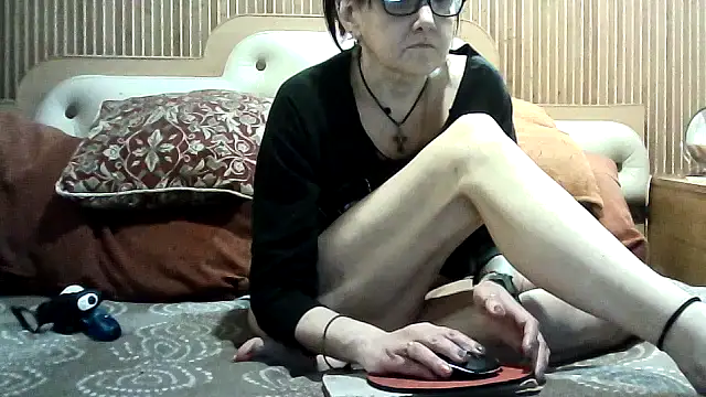 AlanaLaDream online show from April 2026 01:20:01 PM