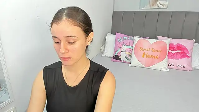 naughtyloverss online show from April 2026 04:42:02 PM