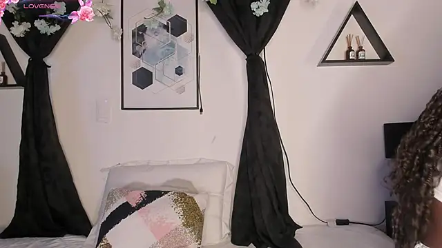 Khenta Michells online show from March 2026 10:09:02 AM