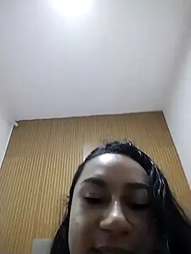 Snapshot of yummi__priv chatting on April 2026 01:34:01 AM yummi priv online show from April 2026 01:34:01 AM