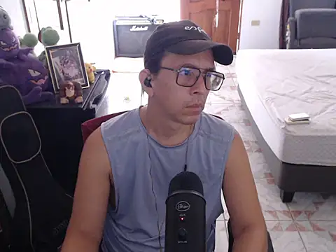Snapshot of Pit_xxz chatting on July 2026 04:34:02 PM Pit xxz online show from July 2026 04:34:02 PM