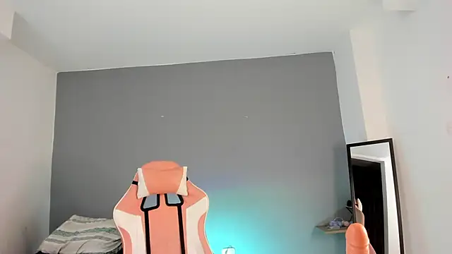 Snapshot of gwen_ashly chatting on January 2025 09:37:01 PM gwen ashly online show from January 2025 09:37:01 PM