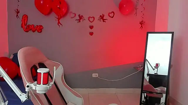 Snapshot of gwen_ashly chatting on February 2025 06:51:01 PM gwen ashly online show from February 2025 06:51:01 PM