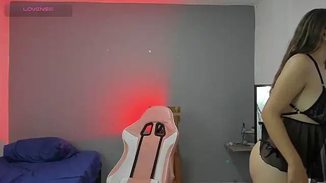 Snapshot of gwen_ashly chatting on March 2025 06:59:02 PM gwen ashly online show from March 2025 06:59:02 PM