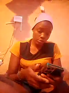 QUEEN-NAIMA online show from September 2025 09:22:02 AM