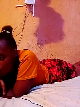 QUEEN-NAIMA online show from October 2025 06:40:01 PM