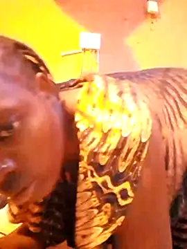 QUEEN-NAIMA online show from October 2025 09:04:01 AM