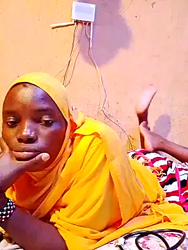 QUEEN-NAIMA online show from November 2025 03:00:02 PM