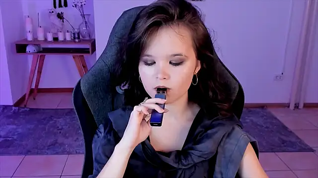 Elainebeness online show from December 2024 07:35:01 PM