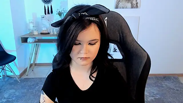 Elainebeness online show from February 2025 07:27:02 PM