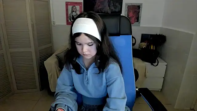 Elainebeness online show from October 2025 07:31:01 PM