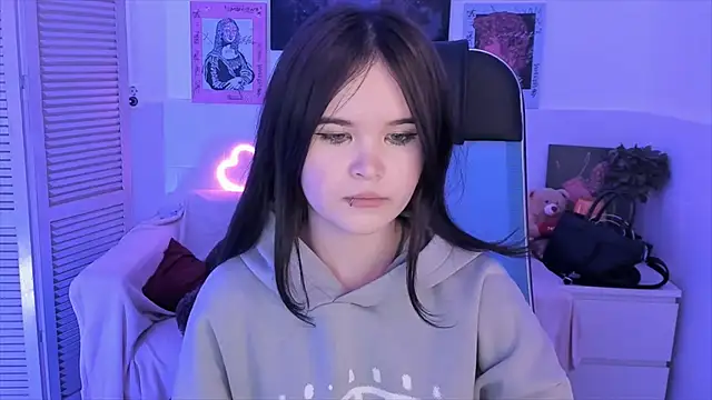 Elainebeness online show from November 2025 08:56:01 AM