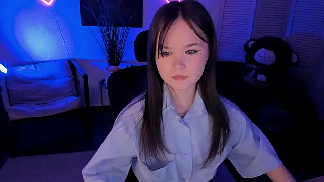 Elainebeness online show from March 2026 06:52:01 PM