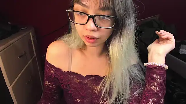 Ad0re Me online show from October 2025 07:12:01 PM