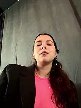 PoppyRobinson online show from December 2024 12:11:02 PM