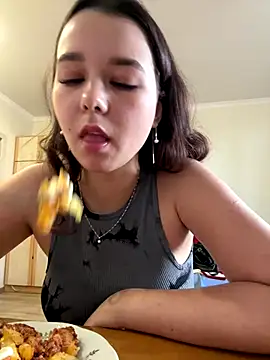 PoppyRobinson online show from December 2024 11:24:02 AM