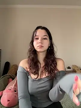 PoppyRobinson online show from January 2025 08:17:01 AM