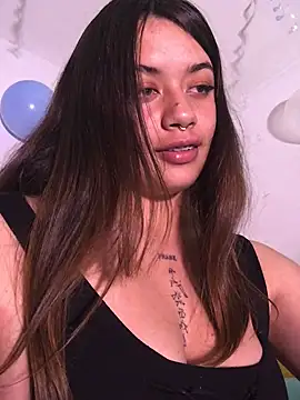 Snapshot of Miss_oliviaa chatting on December 2024 11:29:01 PM Miss oliviaa online show from December 2024 11:29:01 PM