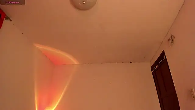 Snapshot of Miss_oliviaa chatting on October 2025 12:41:02 AM Miss oliviaa online show from October 2025 12:41:02 AM