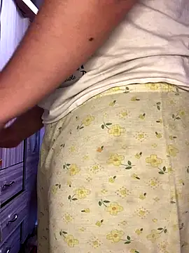 Miss oliviaa online show from December 2025 05:20:01 PM