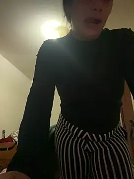 Miss oliviaa online show from February 2026 11:49:01 PM