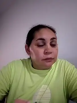 Snapshot of MirandaSoto chatting on February 2025 04:39:01 AM MirandaSoto online show from February 2025 04:39:01 AM