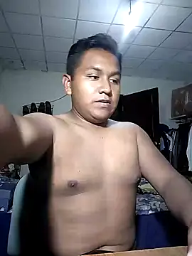 Snapshot of R1ch_Daddy chatting on December 2024 01:05:01 AM R1ch Daddy online show from December 2024 01:05:01 AM