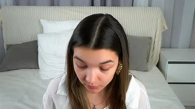 VeronaAppleberry online show from November 2025 11:09:02 AM