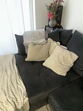 IntiMia online show from March 2026 08:10:02 AM