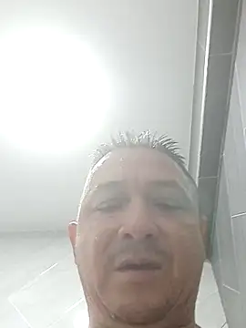 Snapshot of luchoarr chatting on November 2025 11:26:02 PM luchoarr online show from November 2025 11:26:02 PM