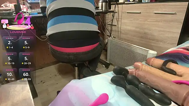 misteryman1956 online show from December 2025 08:42:02 AM