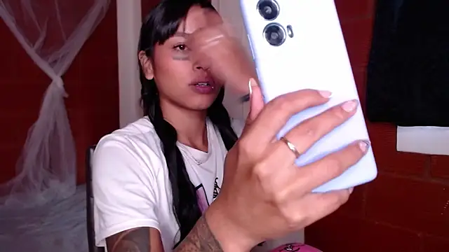 Priyalakshmi  online show from November 2025 12:48:02 PM