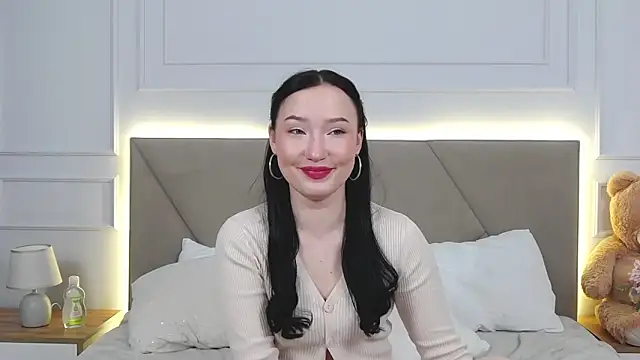 LeilaLow online show from December 2024 06:09:02 PM