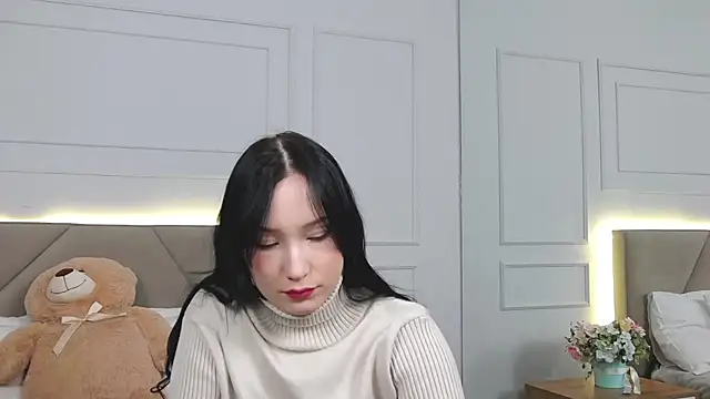 LeilaLow online show from December 2024 12:11:02 PM