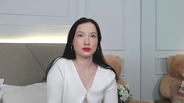 LeilaLow online show from January 2025 12:15:01 PM