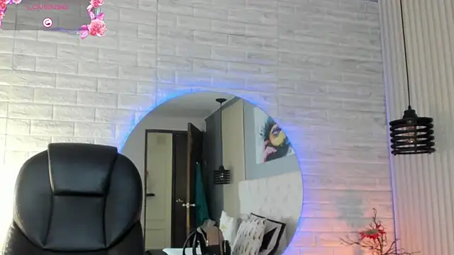 nicole  parker1 online show from January 2025 12:24:01 PM