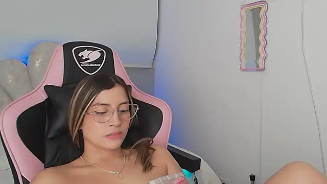 Issabela G1 online show from March 2026 08:19:01 AM