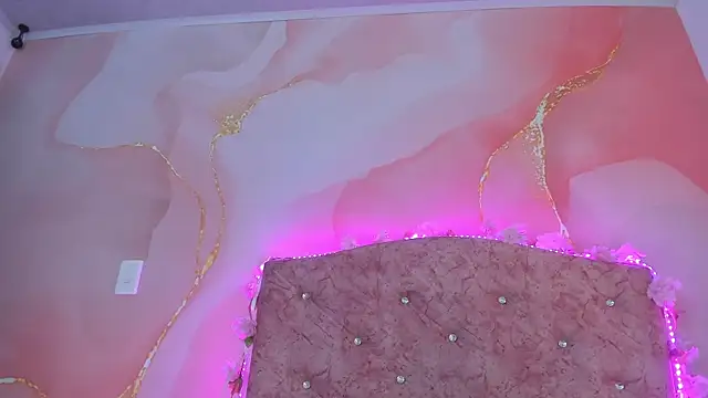 Snapshot of Bella__sweet chatting on February 2025 06:44:01 PM Bella sweet online show from February 2025 06:44:01 PM