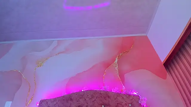 Snapshot of Bella__sweet chatting on March 2025 07:04:02 PM Bella sweet online show from March 2025 07:04:02 PM