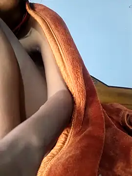 Snapshot of royaldoll-143 chatting on December 2024 08:36:02 PM royaldoll-143 online show from December 2024 08:36:02 PM