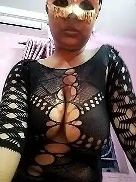 Snapshot of royaldoll-143 chatting on October 2025 05:06:02 PM royaldoll-143 online show from October 2025 05:06:02 PM