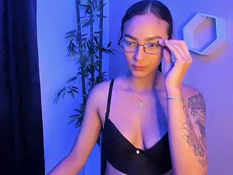 ASIAM BRUNET online show from May 2026 11:56:02 PM