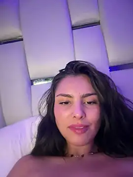 Snapshot of Maddy_Rouse_ chatting on January 2025 01:42:02 AM Maddy Rouse online show from January 2025 01:42:02 AM