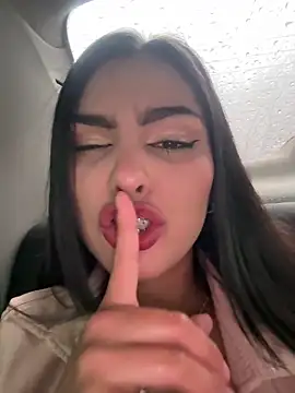 Maddy Rouse  online show from January 2026 06:22:02 PM