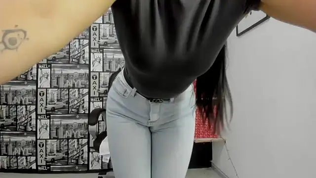 Snapshot of ChloeTurner_ chatting on December 2024 12:56:02 PM ChloeTurner online show from December 2024 12:56:02 PM