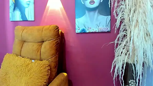 Snapshot of ChloeTurner_ chatting on February 2025 04:10:02 PM ChloeTurner online show from February 2025 04:10:02 PM