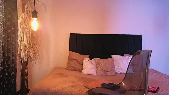 Snapshot of ChloeTurner_ chatting on September 2025 08:12:02 PM ChloeTurner online show from September 2025 08:12:02 PM