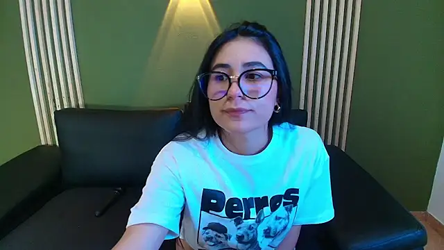 Snapshot of ChloeTurner_ chatting on October 2025 03:23:02 PM ChloeTurner online show from October 2025 03:23:02 PM