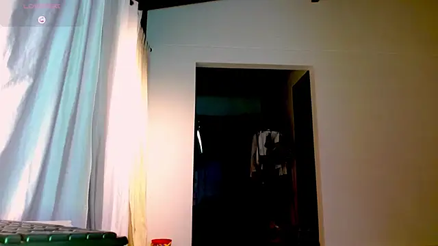 Snapshot of greyslopez chatting on December 2024 01:52:02 AM greyslopez online show from December 2024 01:52:02 AM